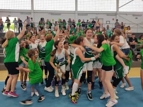 Portada: El equipo mini se clasifica para la final provincial y el campeonato de Andalucía, tras vencer a la SD Candray en el tercer encuentro