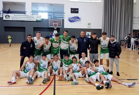 Portada: El junior masculino hace pleno en la jornada doble del fin de semana venciendo a UDEA algecira y al CB Puerto real