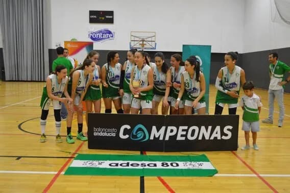 Portada: Las cadetes se proclaman campeonas provinciales de la copa Andalucía (b)